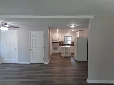 68 E Main St, Inman, SC 29349 photo 3