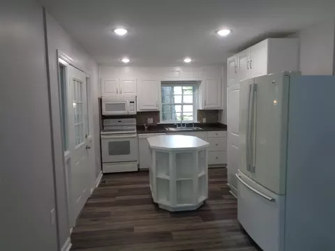 68 E Main St, Inman, SC 29349 photo 8