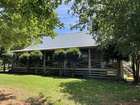 637 Macedonia Rd, Gaffney, SC 29341