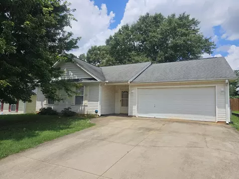 212 Chateau St, Boiling Springs, SC 29316
