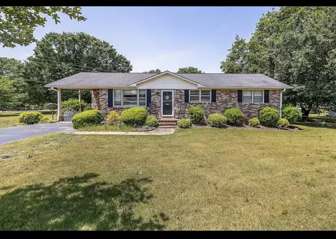 701 Alberta Ave, Boiling Springs, SC 29316