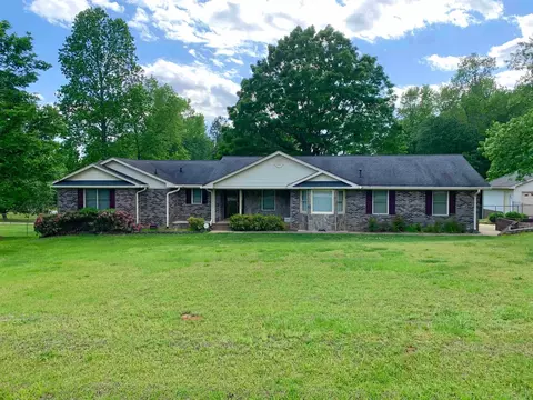 112 Garden Lakes Dr, Blacksburg, SC 29702