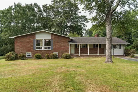 2 Roberta Dr, Greenville, SC 29615