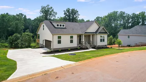 536 Forden Dr, Wellford, SC 29385