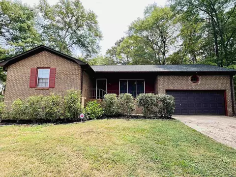 27 Country Club Dr, Greer, SC 29651
