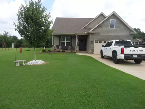 290 Sloan Rd, Woodruff, SC 29388