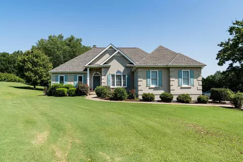 335 Royal Burgess Dr, Campobello, SC 29322