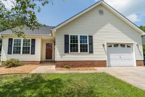 32 Michell Dr, Taylors, SC 29687