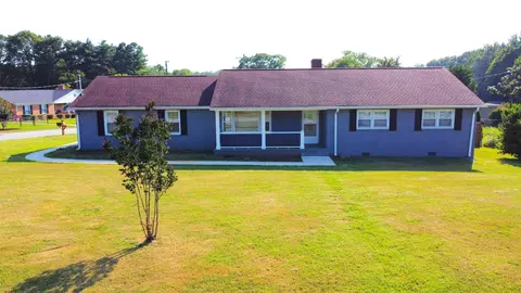 128 Convair Dr, Spartanburg, SC 29301