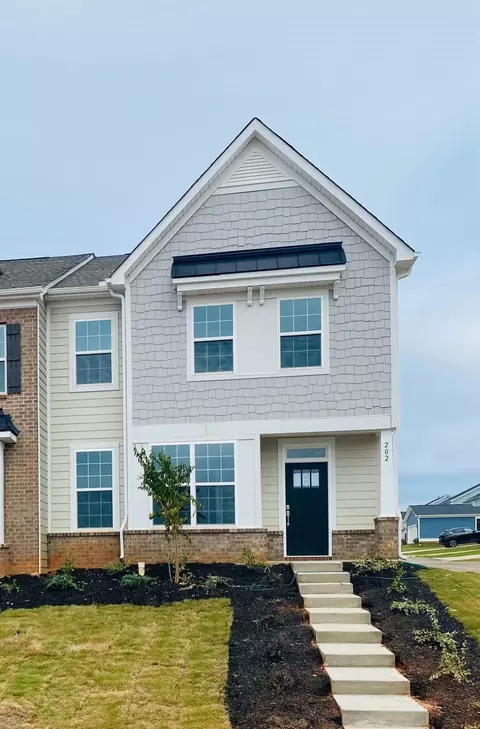 202 Wakelon Dr, Greer, SC 29651