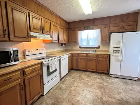 509 E Montgomery St, Gaffney, SC 29340 photo 2