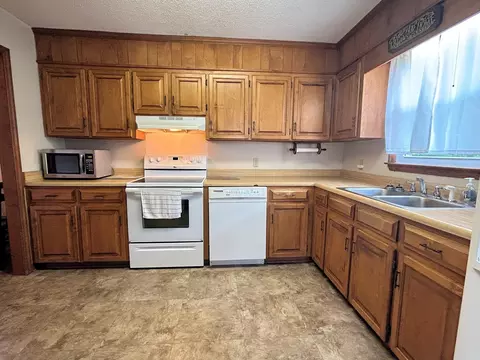 509 E Montgomery St, Gaffney, SC 29340 photo 3