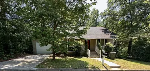 7 Inglesby St, Greer, SC 29650