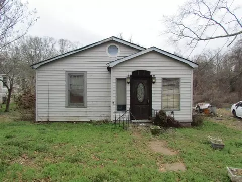 103 Smith St, Laurens, SC 29360