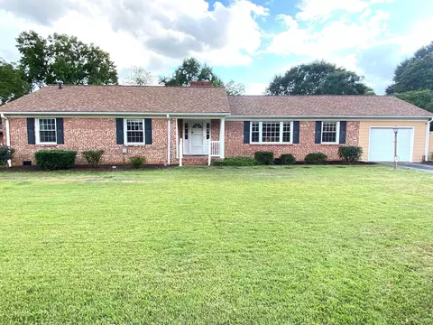 110 Adelaide Dr, Greenville, SC 29615