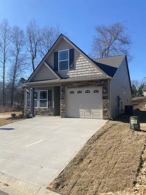 506 Timberwood Dr, Woodruff, SC 29388