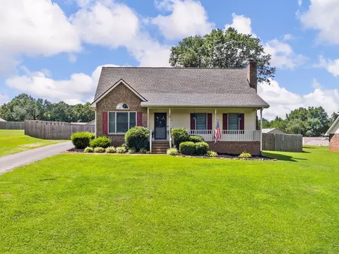 169 Parris Ridge Dr, Boiling Springs, SC 29316