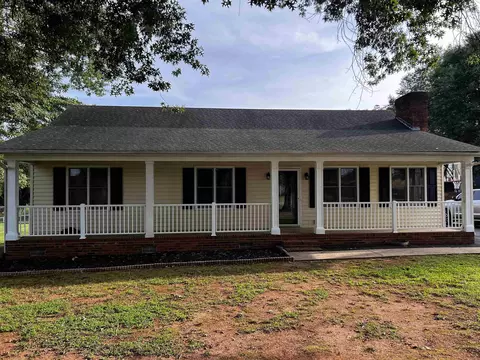 106 Evergreen St, Boiling Springs, SC 29316