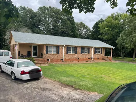 6 Terrell St, Spartanburg, SC 29301
