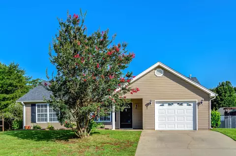 417 Lily Pond Ln, Taylors, SC 29687