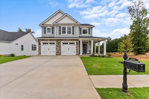 204 Double Crest Dr, Taylors, SC 29687