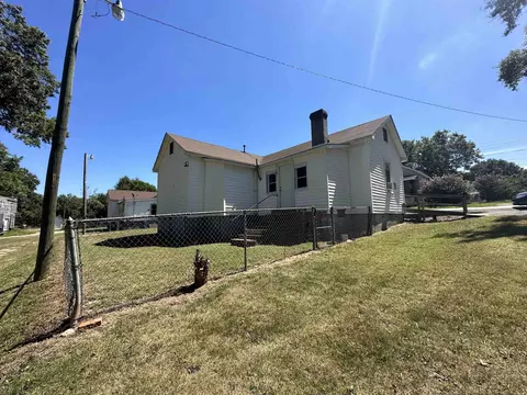 202 Spring St, Union, SC 29379 photo 2