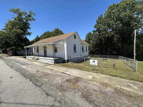 202 Spring St, Union, SC 29379 photo 5