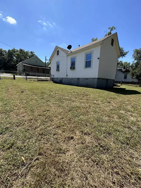 202 Spring St, Union, SC 29379 photo 7