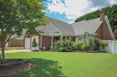 611 Ashley Commons Ct, Greer, SC 29651