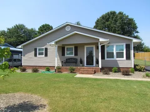 7 Ford Dr, Wellford, SC 29385