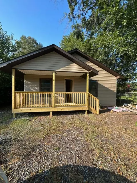 120 Ash Ave, Wellford, SC 29385
