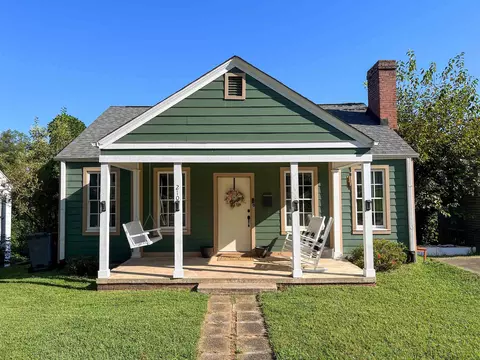210 Brookwood Ter, Spartanburg, SC 29306