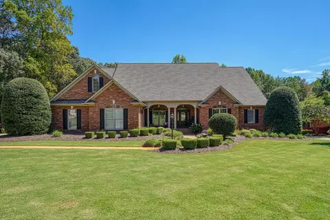 877 Oakcrest Rd, Spartanburg, SC 29301