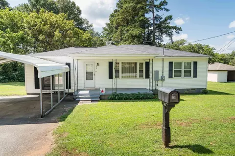 126 Schoolyard Rd, Boiling Springs, SC 29316