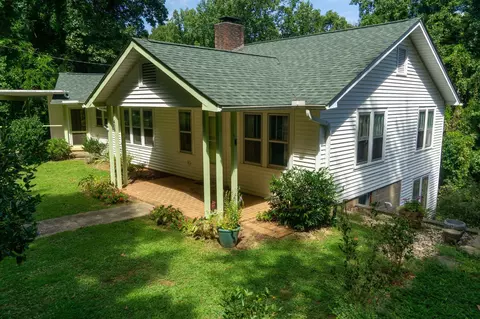 409 Lockhart Rd, Tryon, NC 28782 photo 2