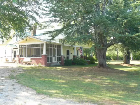 365 Moss Farm Rd, Blacksburg, SC 29702
