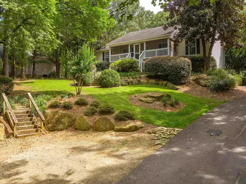 1370 Old Furnace Rd, Boiling Springs, SC 29316