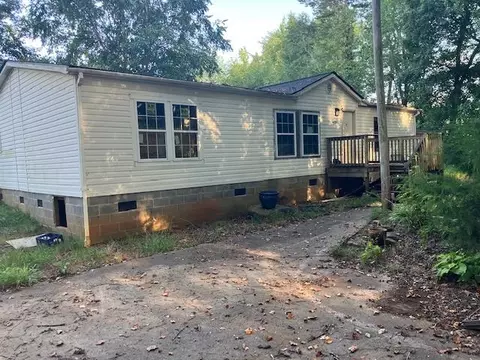 429 Rabbit Moffit Rd, Chesnee, SC 29323