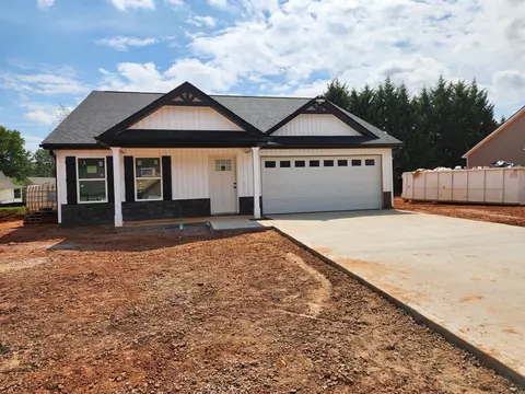 716 Barkwood Ct, Boiling Springs, SC 29316