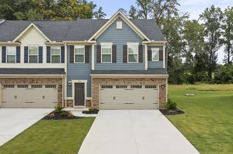 526 Martin Creek Dr, Simpsonville, SC 29680