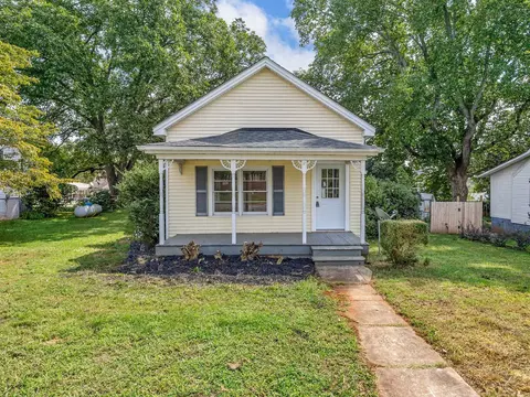 15 Chestnut St, Startex, SC 29377