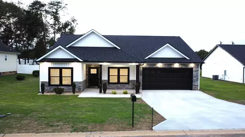 105 Teakwood Ct, Boiling Springs, SC 29316