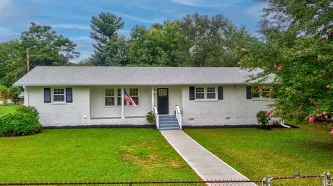 137 Center St, Inman, SC 29349