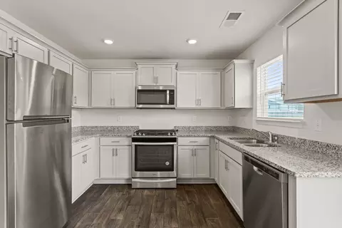 1209 Murdock Cir, Greer, SC 29651 photo 9