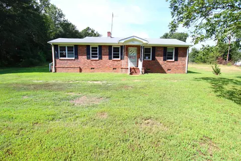 1337 Fowler Rd, Woodruff, SC 29388