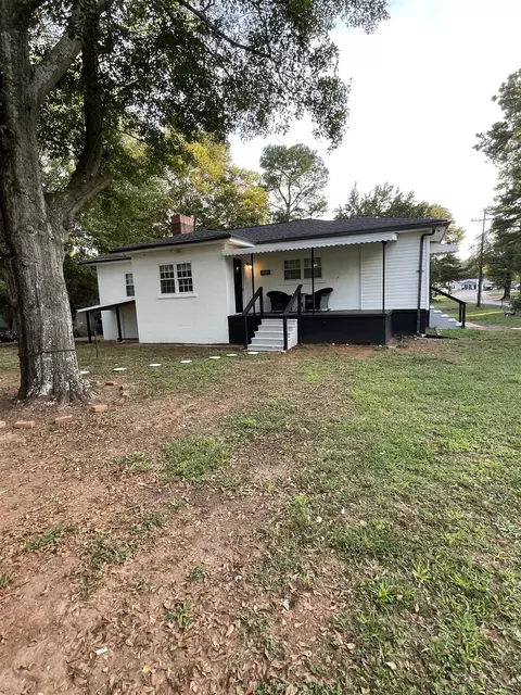 10683 Greenville Hwy, Wellford, SC 29385