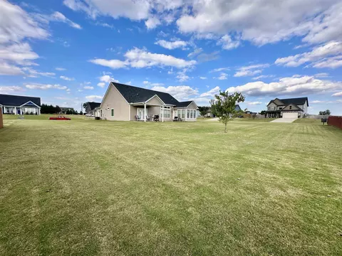 101 Stubby Dr, Duncan, SC 29334 photo 5