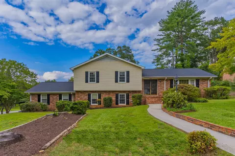 16 New Castle Way, Greenville, SC 29615