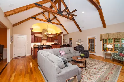 142 Emily Dr, Moore, SC 29369 photo 3