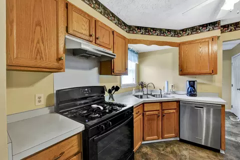 131 Robert Daniel Pl, Lyman, SC 29365 photo 8